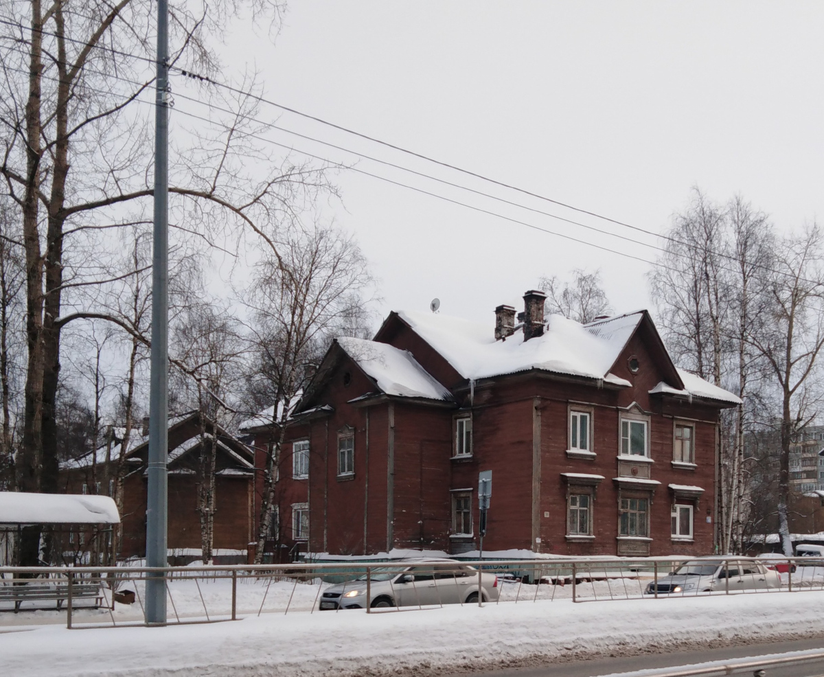 Архангельск, Переулок Водников, 12 / Улица Выучейского, 58