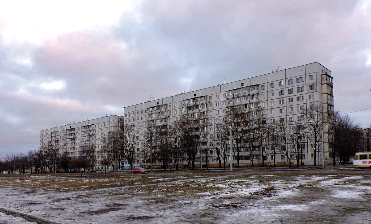 Харкiв, Проспект Тракторостроителей, 92; Проспект Тракторостроителей, 90