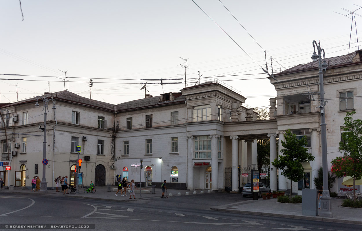 Севастополь, Улица Генерала Петрова, 2