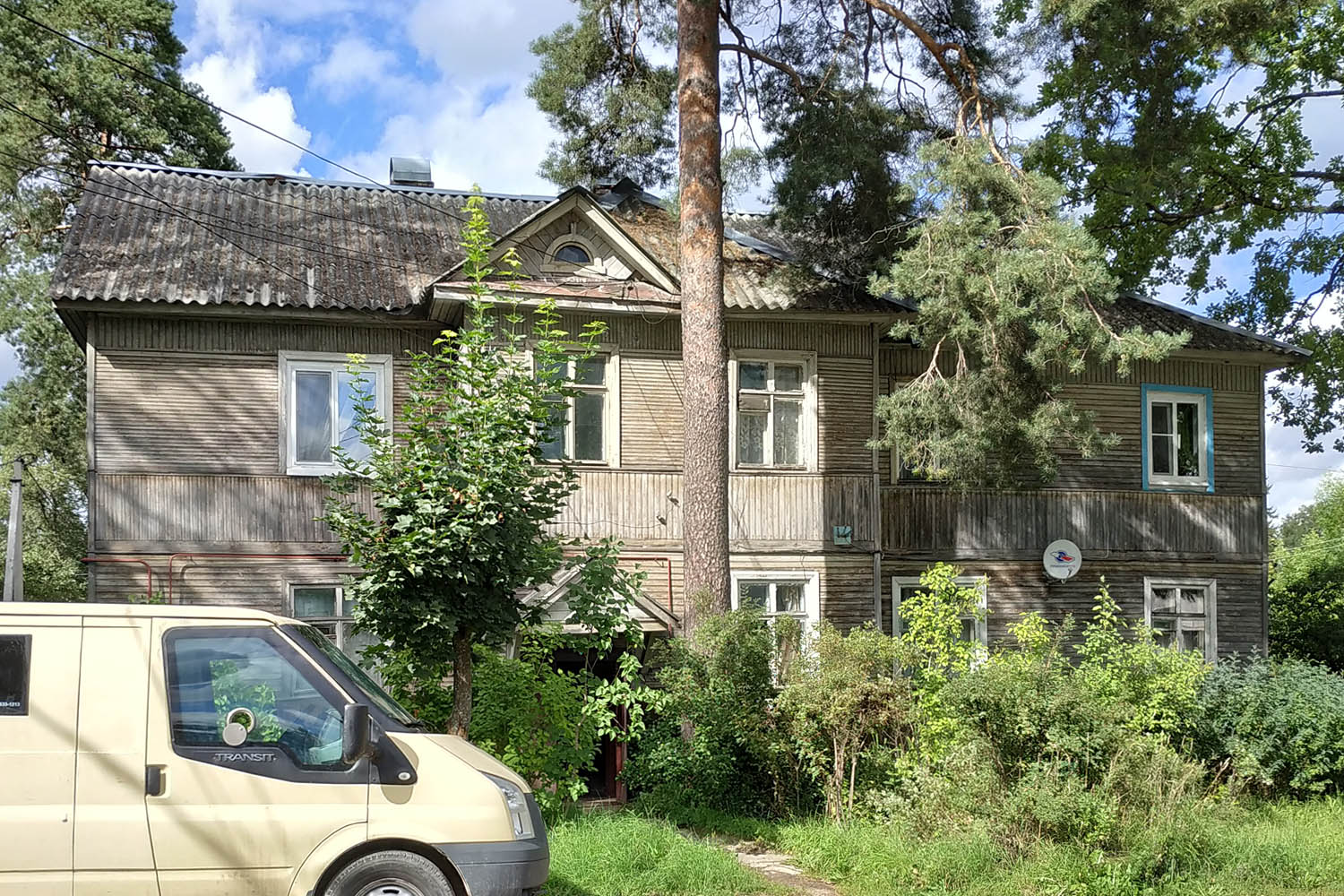 Кобринское, Центральная улица, 9