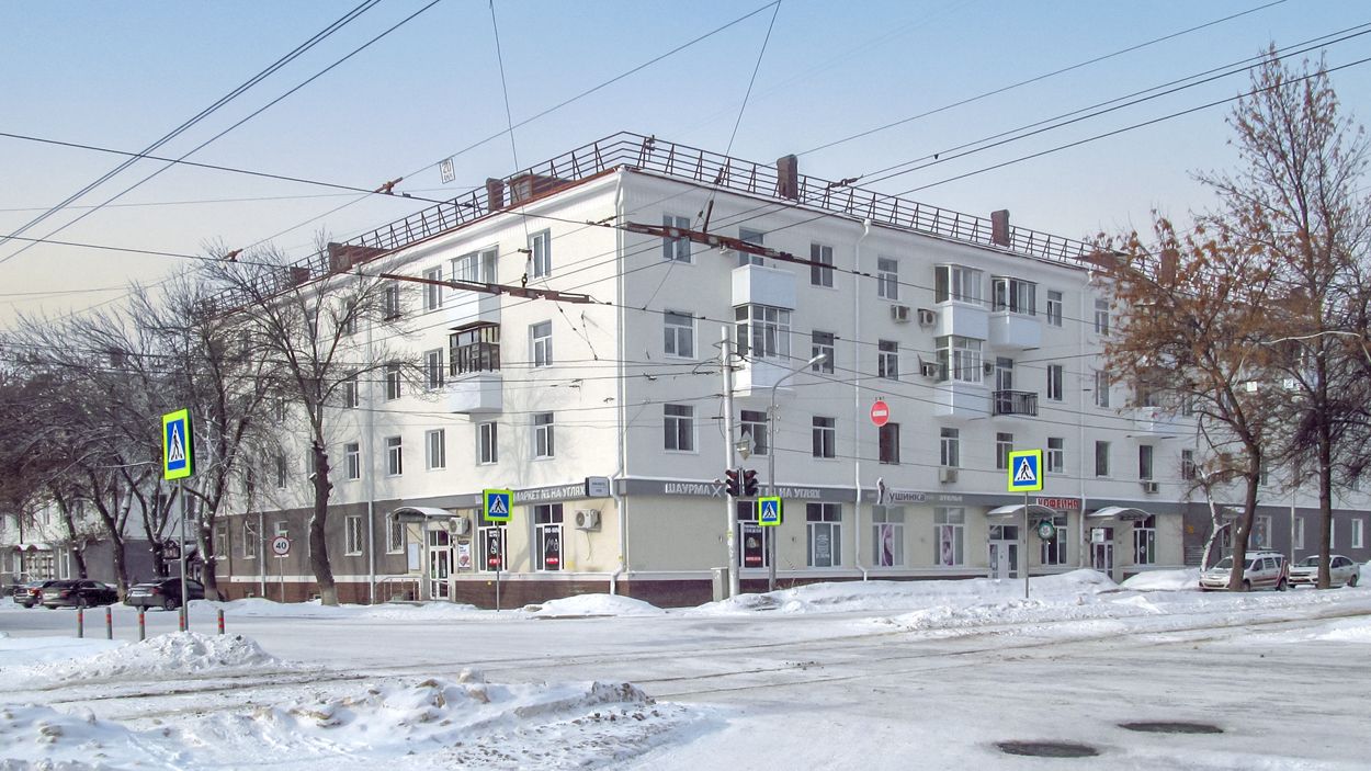 Уфа, Улица Космонавтов, 7 / Улица Матвея Пинского, 14