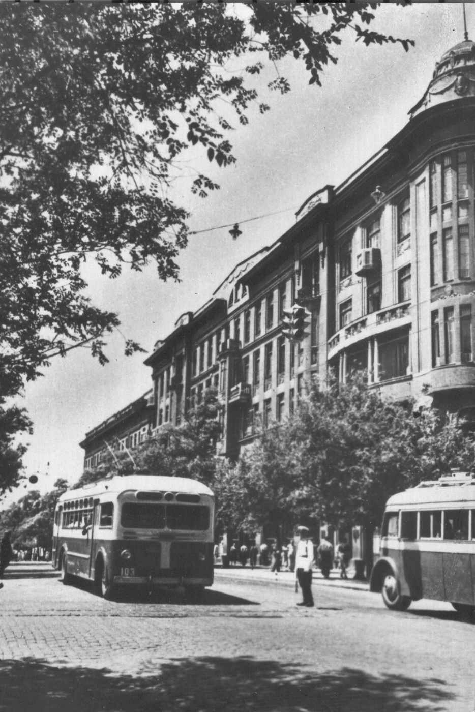 Одесса, рішельєвська вулиця, 4 / Дерибасівська вулиця, 12