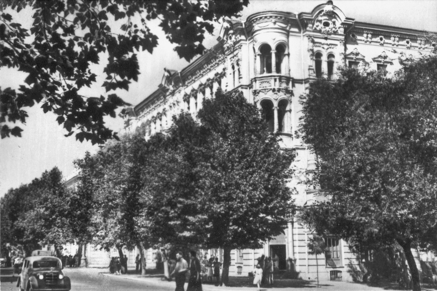 Одесса, Пушкінська вулиця, 15 / вулиця буніна, 14