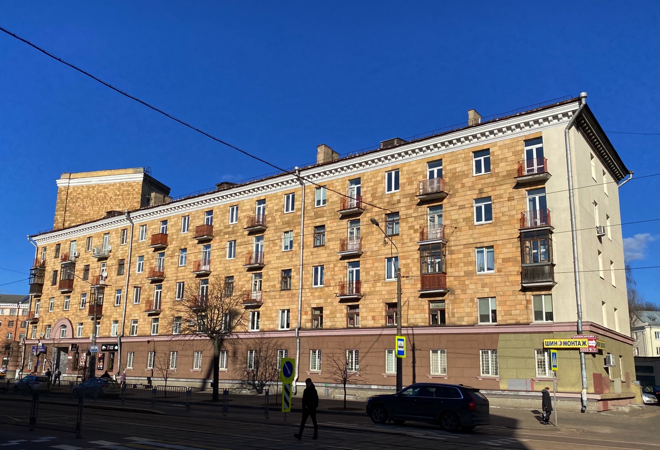 Минск, Улица Козлова, 8 / Улица Змитрока Бядули, 1