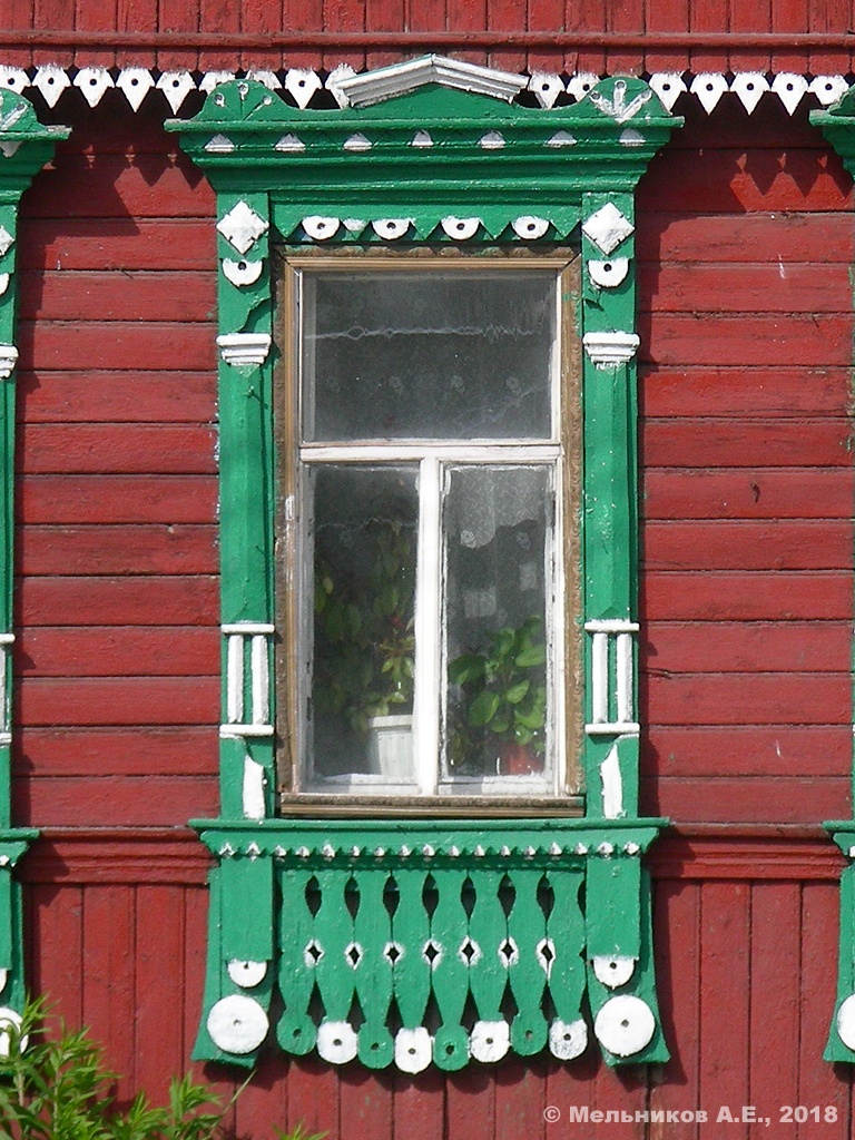 Иваново, Улица Носова, 19 / 2-й Завокзальный переулок, 27. Резные наличники