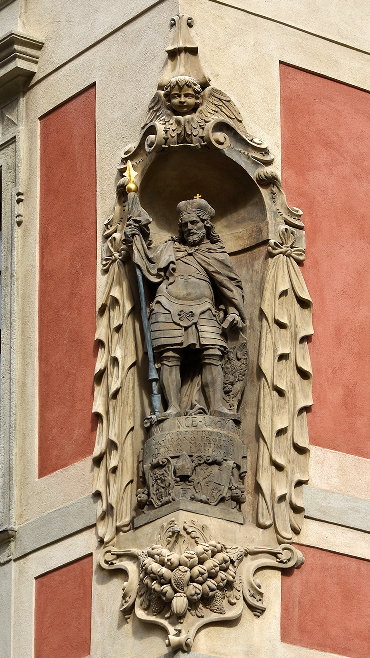 Прага, Hrad III nádvoří, 2. Монументальное искусство (мозаики, росписи, барельефы, сграфито)