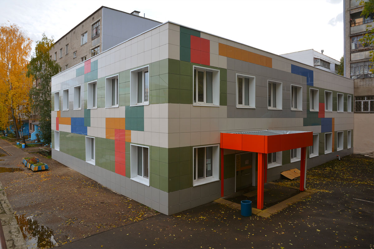 Набережные Челны, Бульвар Тинчурина, 1 (Поликлиника)