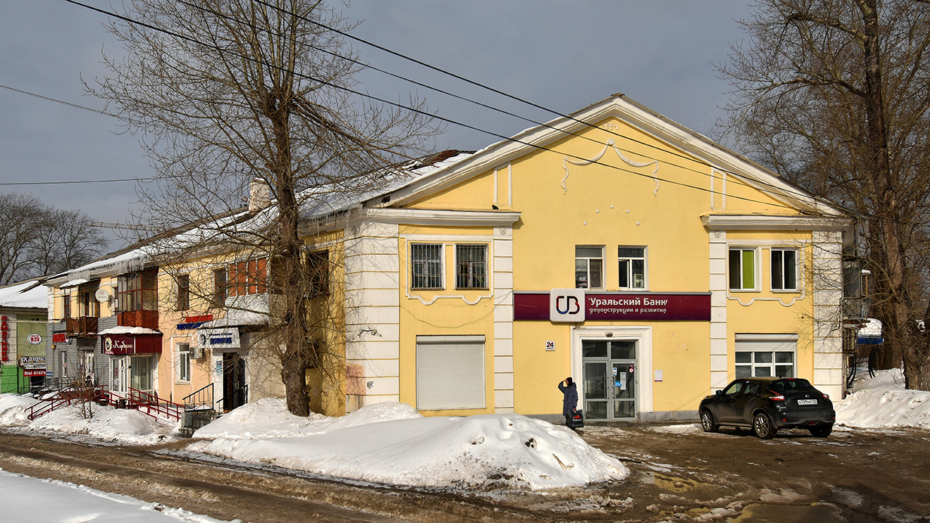 Пермь, Стахановская улица, 48 / Улица Танкистов, 20