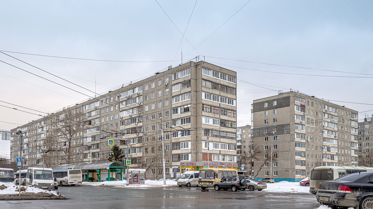 Уфа, Бульвар Тухвата Янаби, 45; Улица Фронтовых Бригад, 3