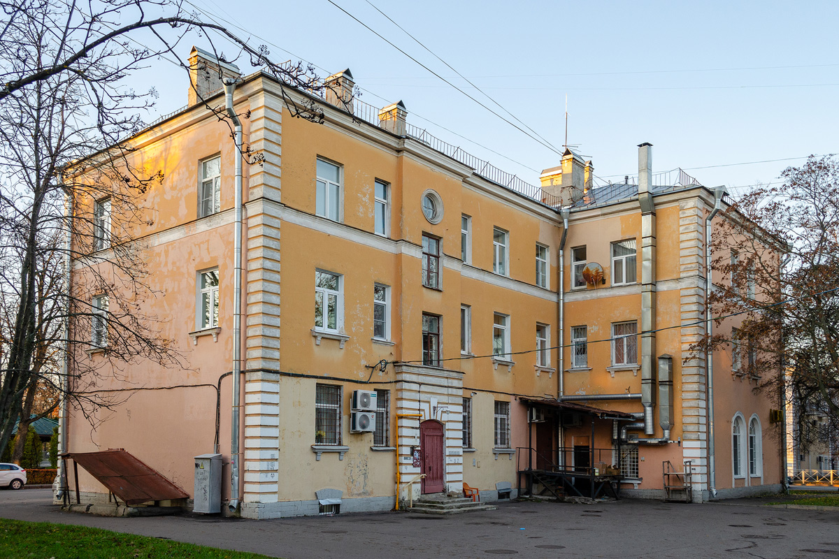 Петергоф, Санкт-Петербургский проспект, 30