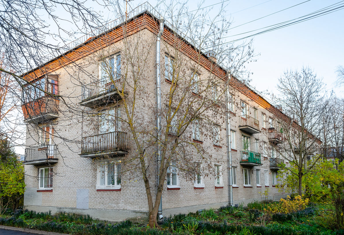 Петергоф, Улица Аврова, 13А
