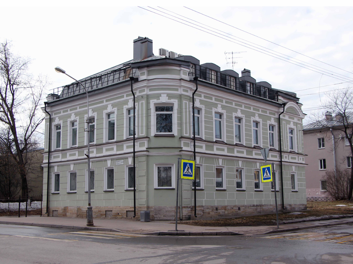 Пушкин, Малая улица, 49 / Конюшенная улица, 12