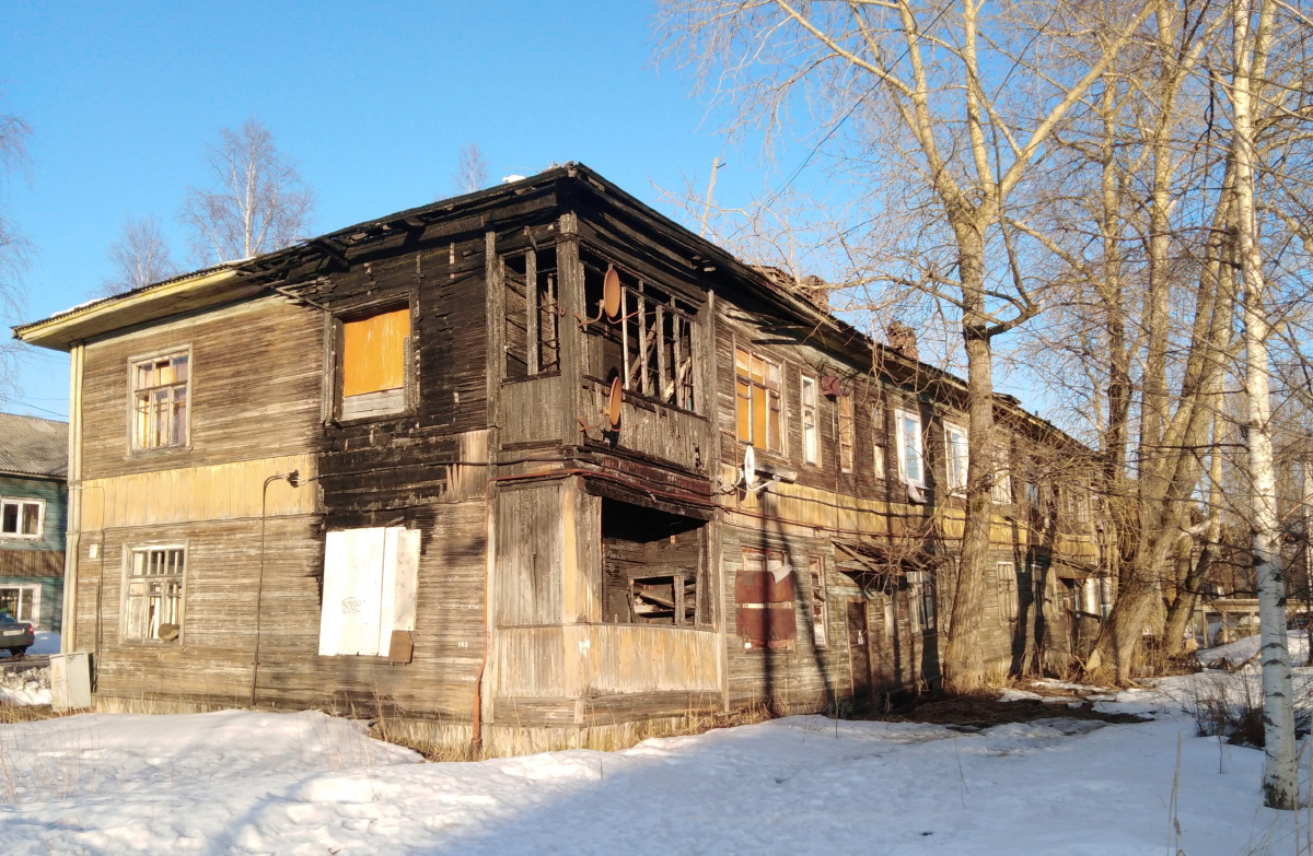 Архангельск, Улица Красных Маршалов, 5 / Улица Бергавинова, 9