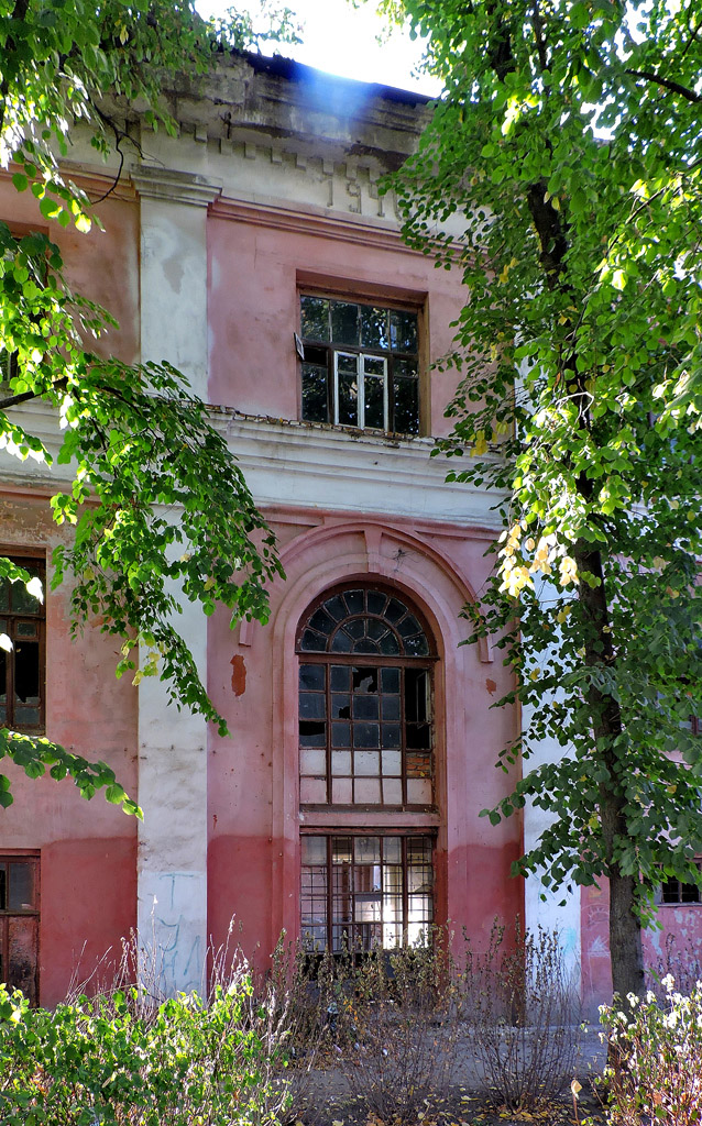 Ахтырка, Улица Андрея Шаталова, 1