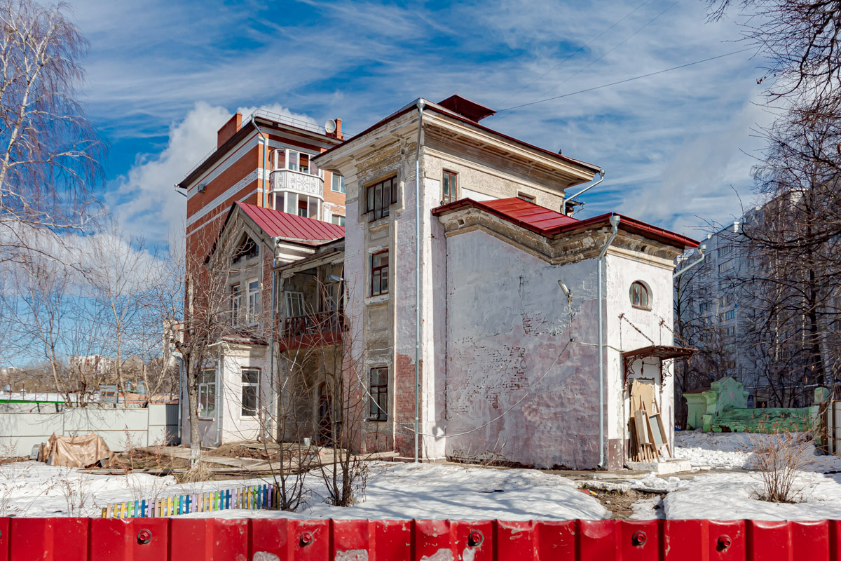 Kazań, Улица Хади Атласи, 28