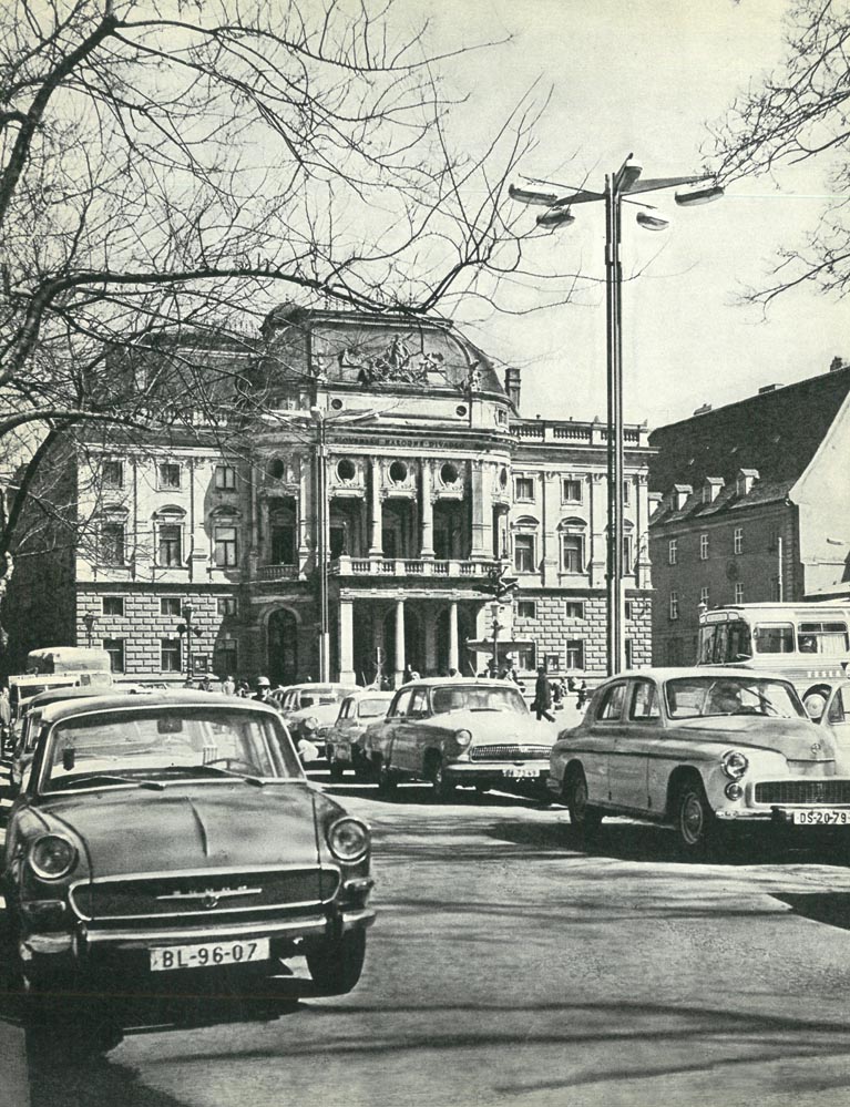 Братислава, Ulica Gorkého, 2 / Hviezdoslavovo námestie