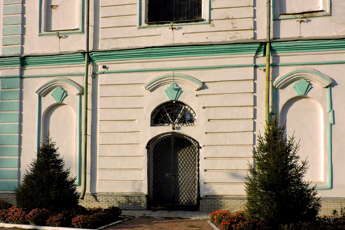 Okhtyrka, Соборная площадь, 1