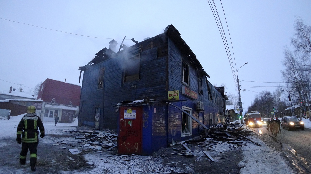 Архангельск, Улица Гагарина, 34 / Проспект Советских Космонавтов, 198