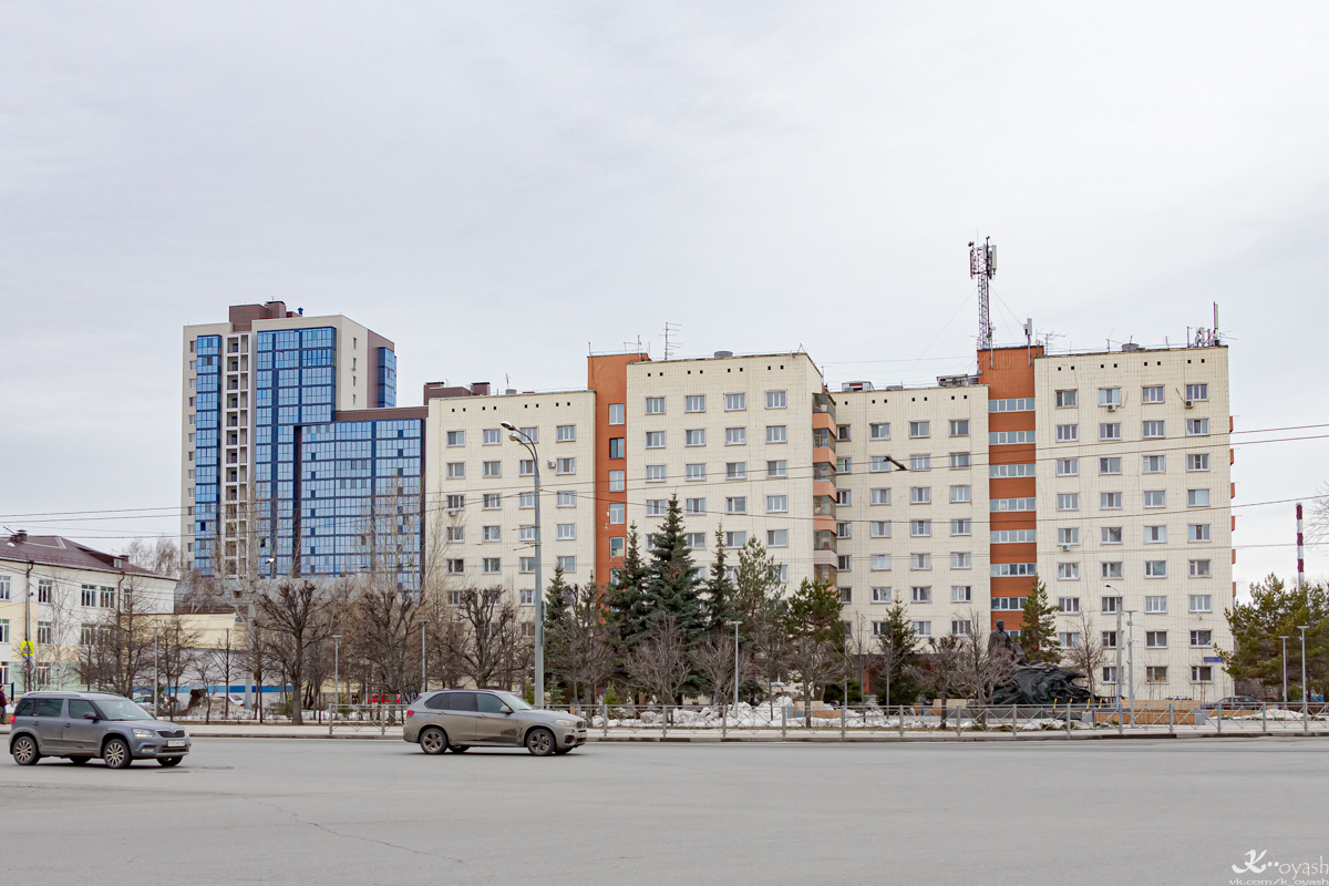 Казань, Оренбургский тракт, 4Б; Оренбургский тракт, 2