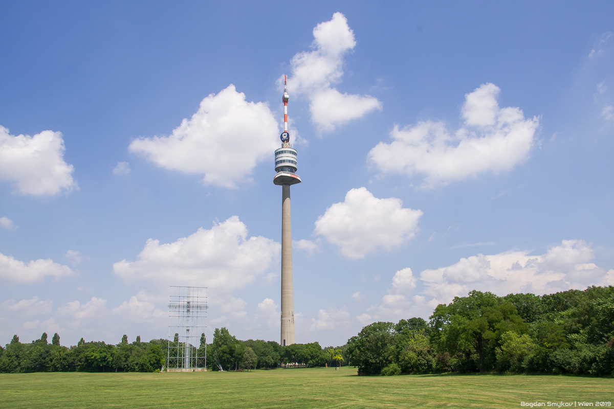 Вена, Donauturmplatz, 1
