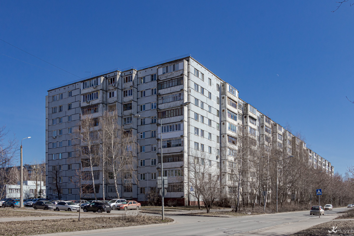 Казань, Улица Кул Гали, 15 / Улица Комиссара Габишева, 21