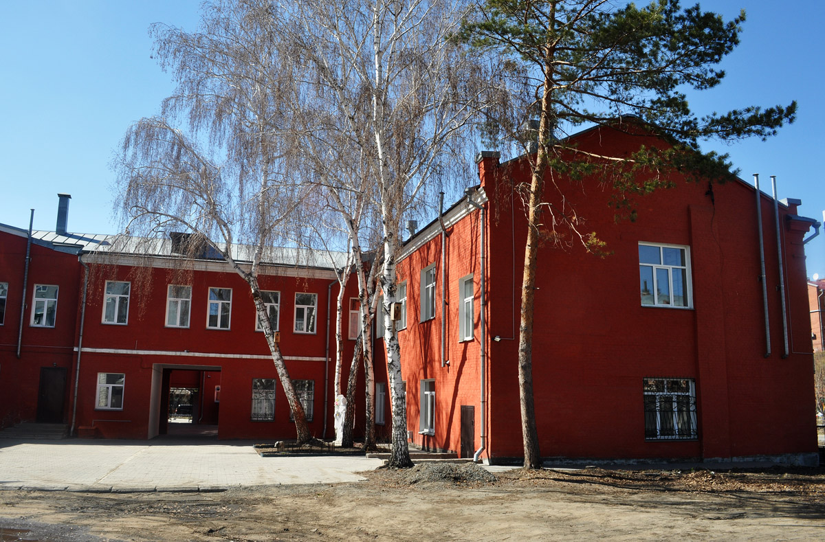 Омск, Улица Лермонтова, 56 / Улица 30 лет ВЛКСМ, 61