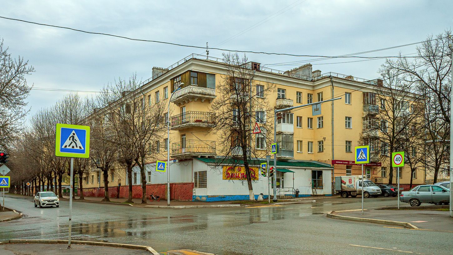 Уфа, Улица Калинина, 31 / Улица Победы, 25