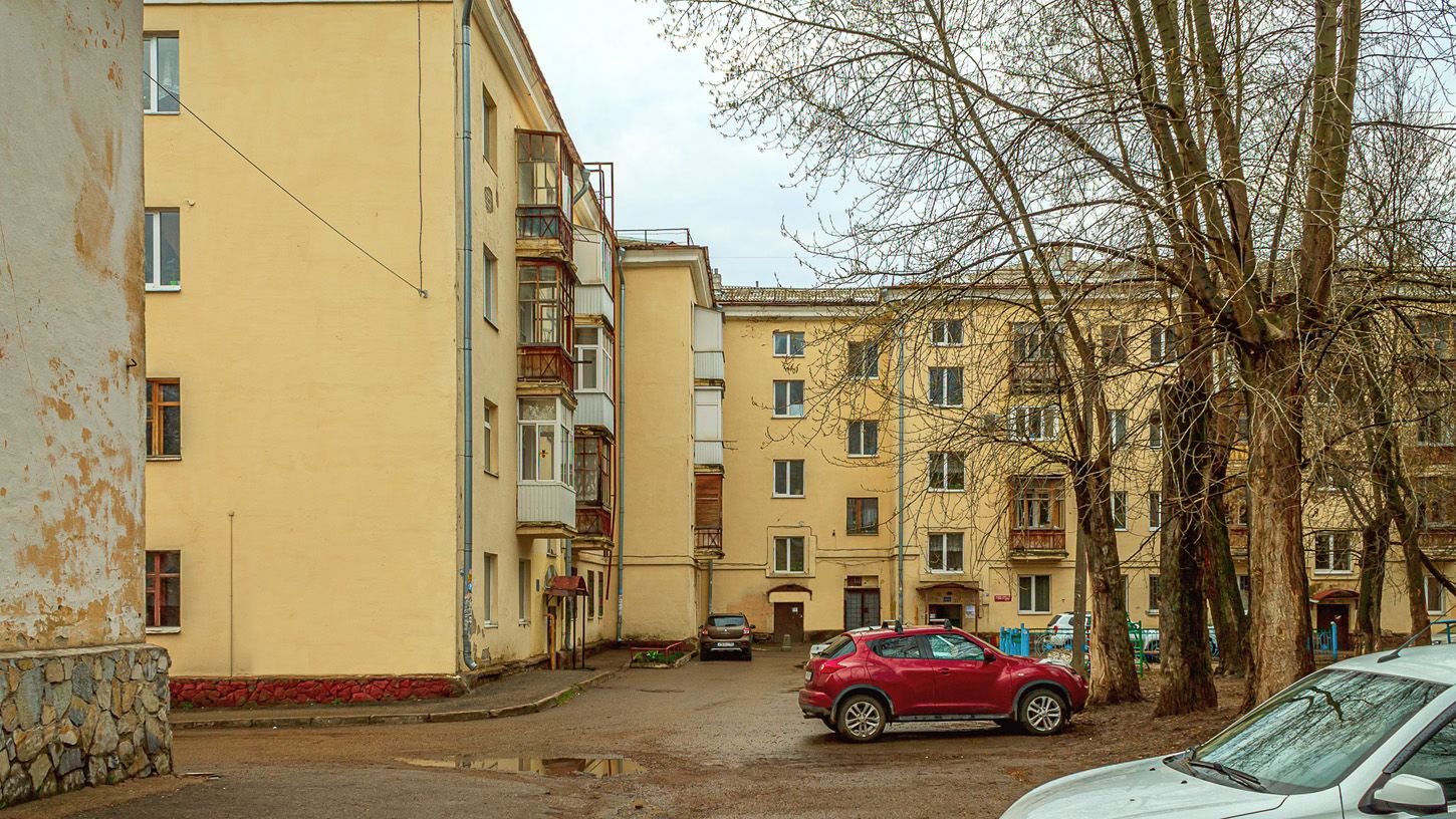 Уфа, Улица Калинина, 31 / Улица Победы, 25