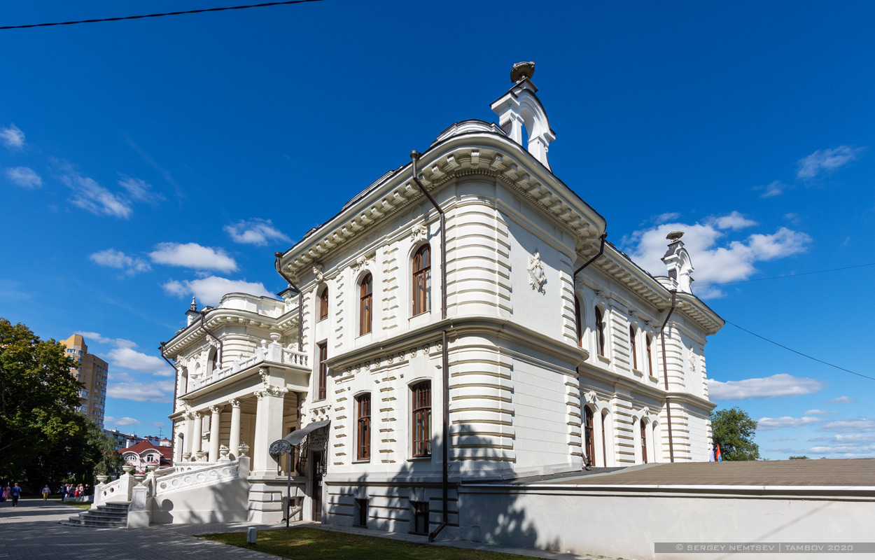 Тамбов, Набережная улица, 22 / Улица Гоголя, 1