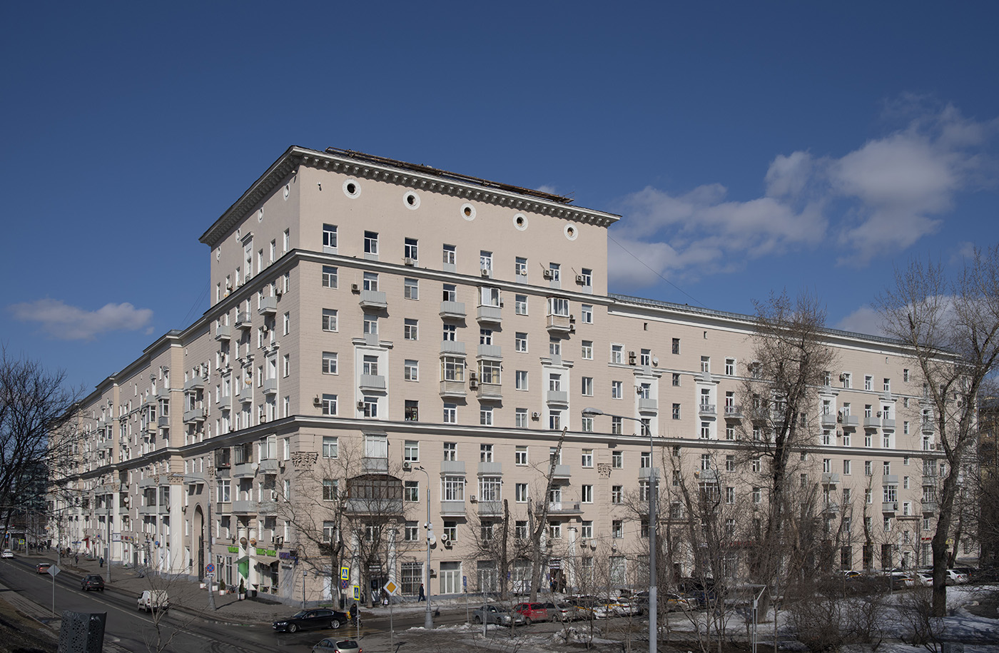 Москва, Ленинградское шоссе, 8 корп. 2; Ленинградское шоссе, 8 корп. 1