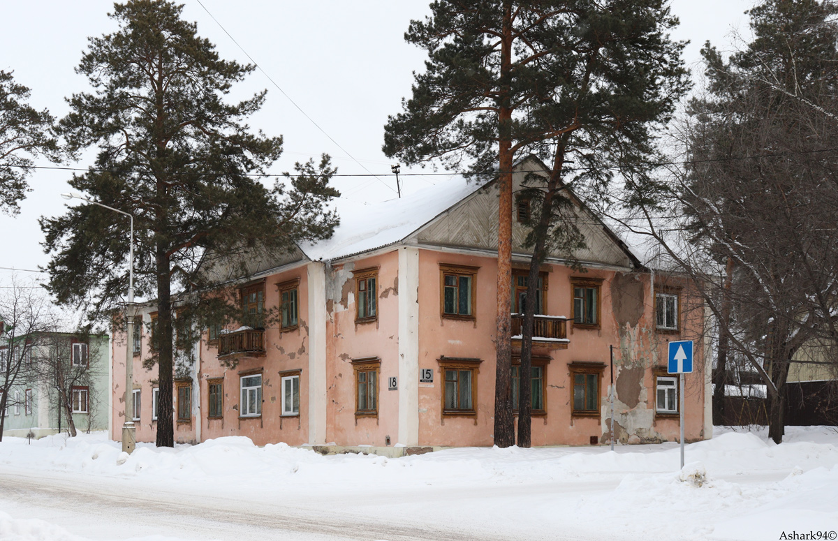 Железногорск, Комсомольская улица, 18 / Улица Пушкина, 15