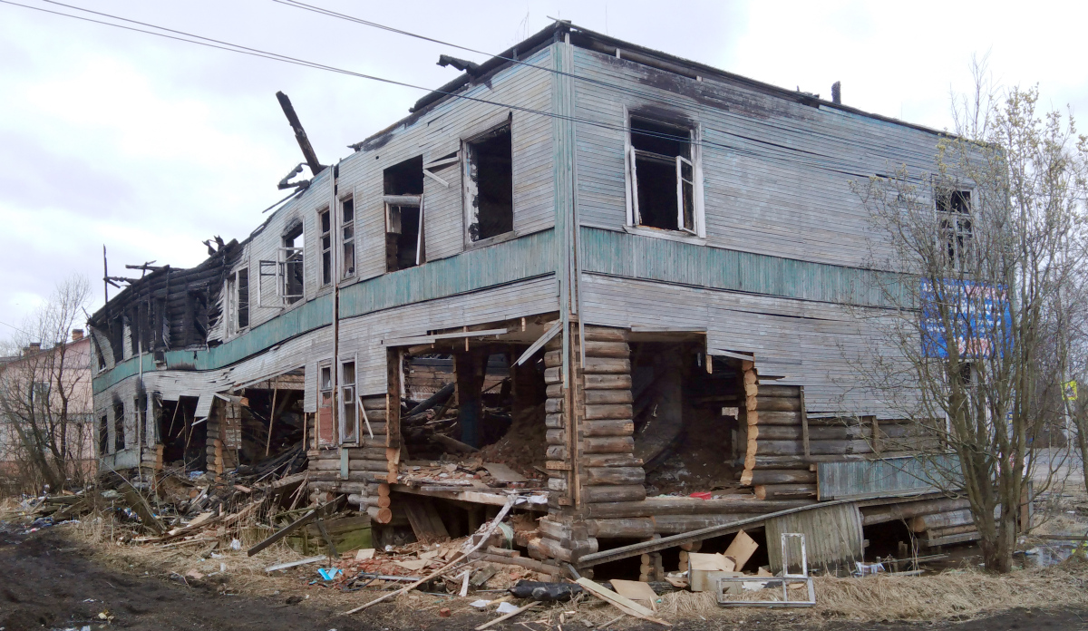 Archangielsk, Улица Победы, 50 / Школьная улица, 72