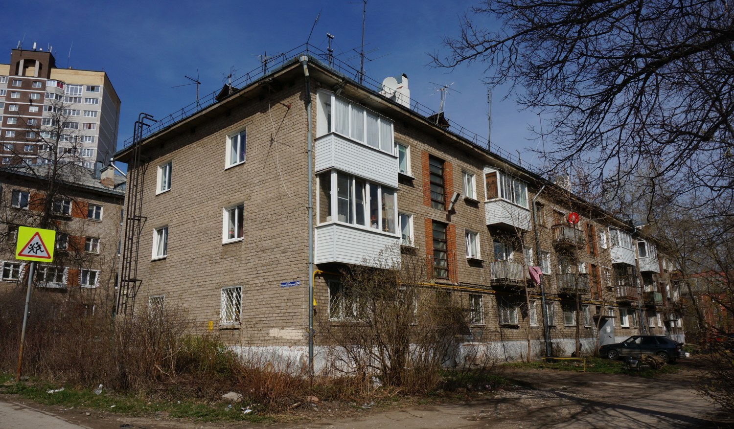 Пермь, Улица Маршала Толбухина, 2/4