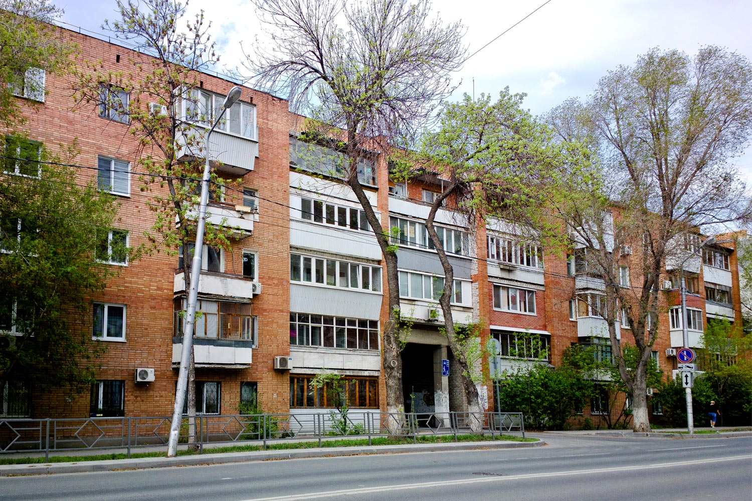 Samara, Улица Водников, 44 / Комсомольская улица, 6