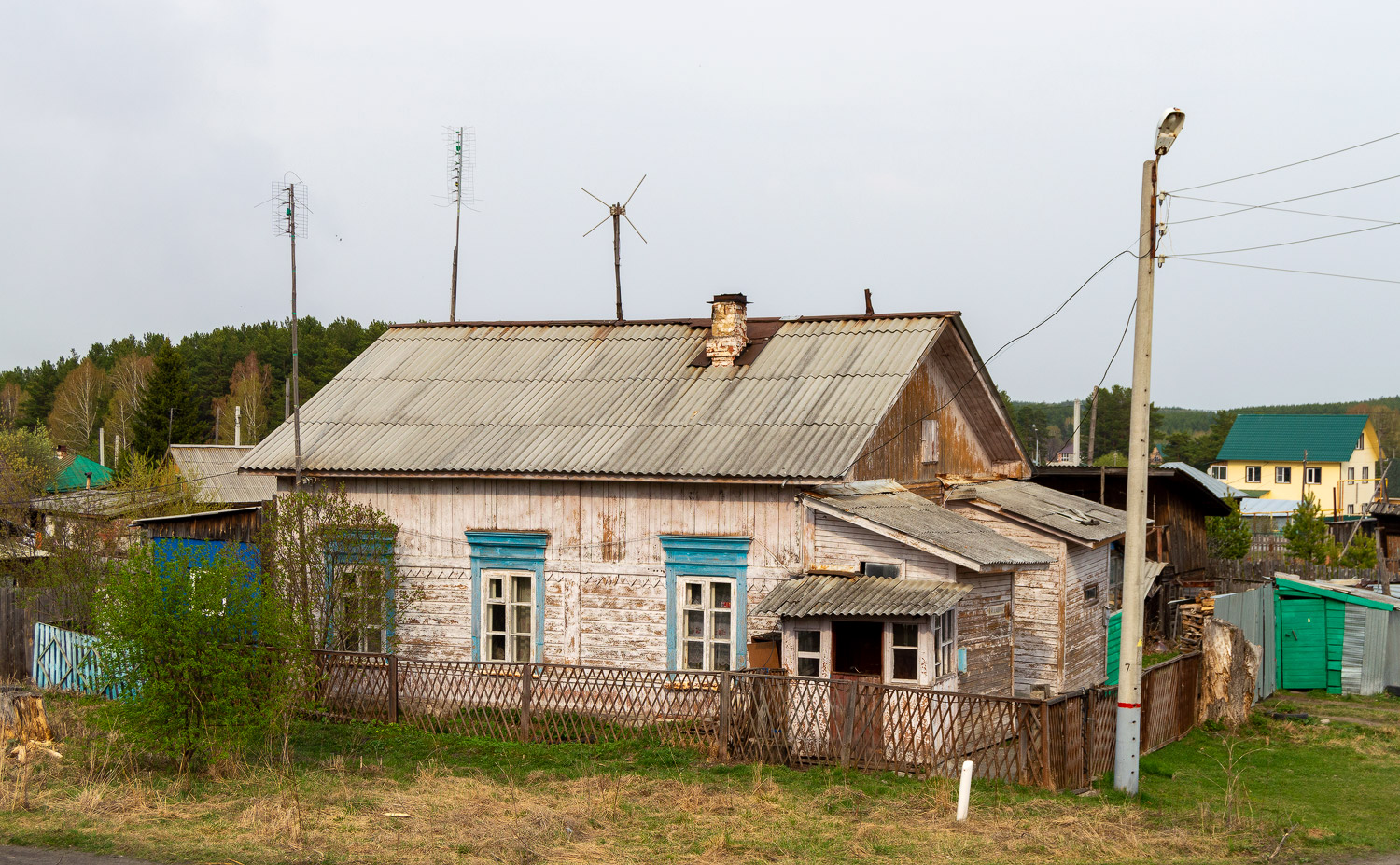 Полевской городской округ, с. Мраморское, Железнодорожная улица, 1