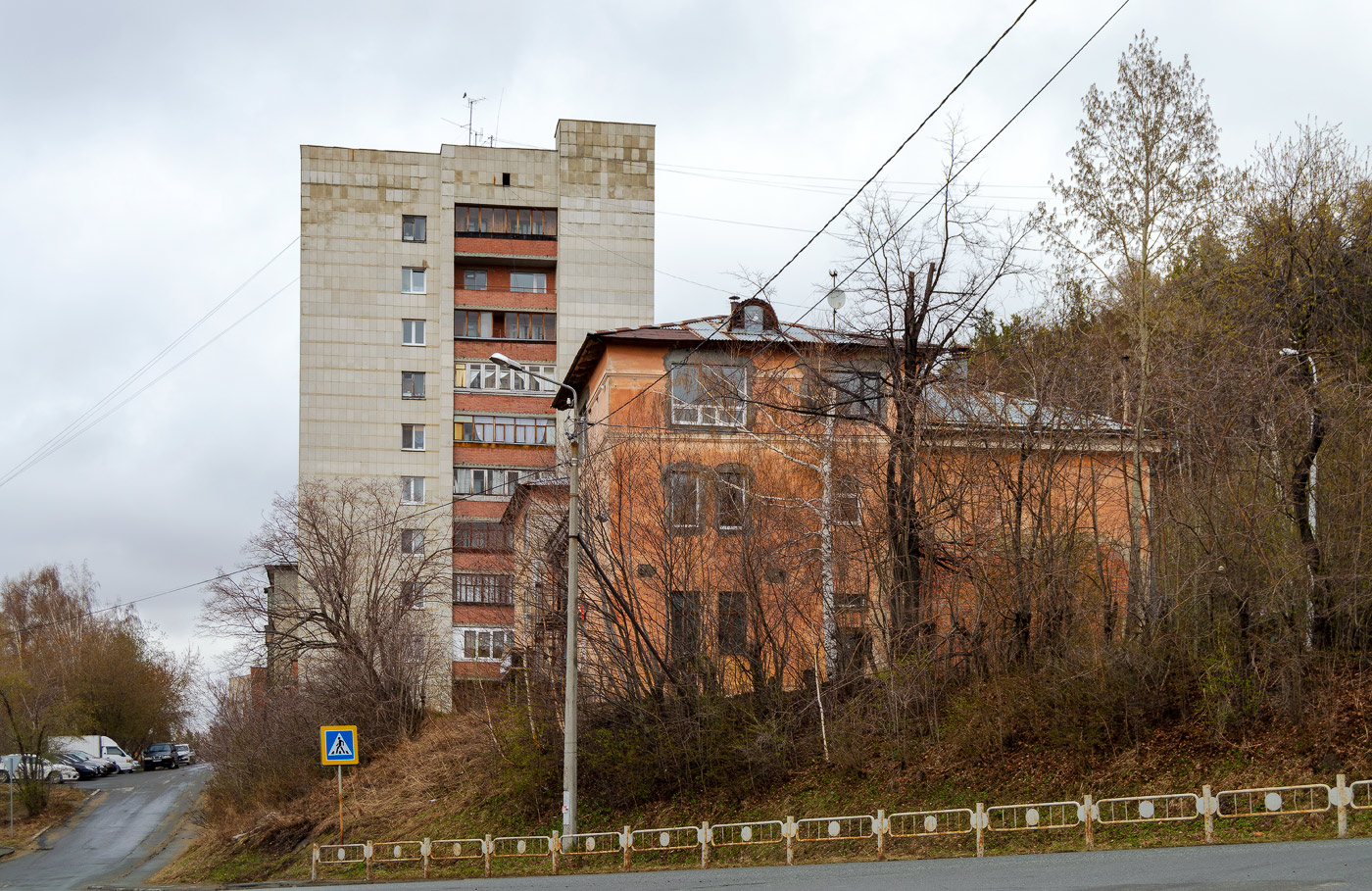 Новоуральск, Перевальная улица, 1; Садовая улица, 16А