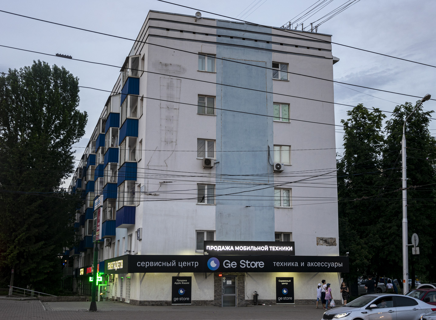 Ufa, Проспект Октября, 56 / Улица 50-летия СССР, 19