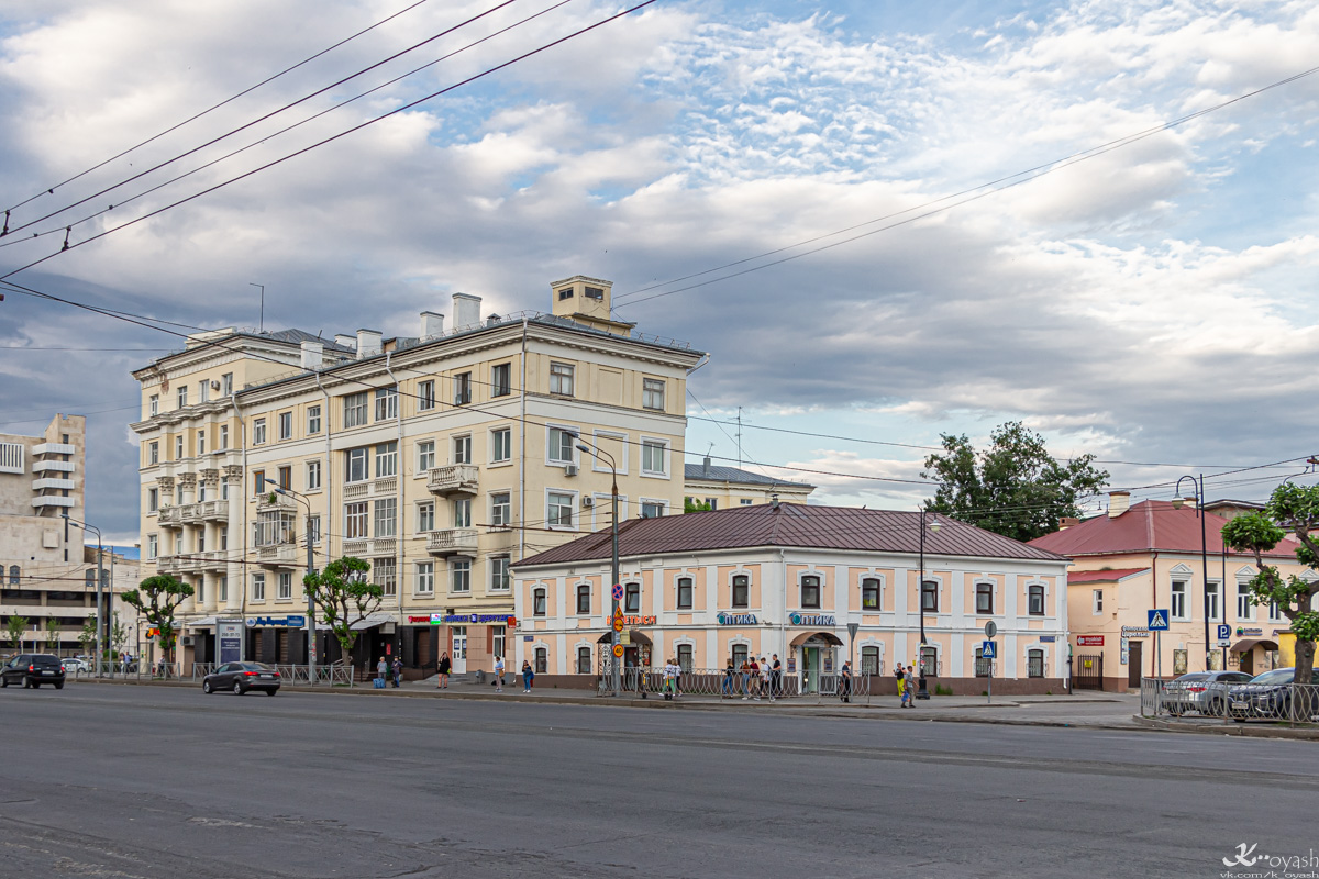 Казань, Улица Татарстан, 3 / Улица Шигабутдина Марджани, 2; Улица Каюма Насыри, 1 / Улица Татарстан, 5
