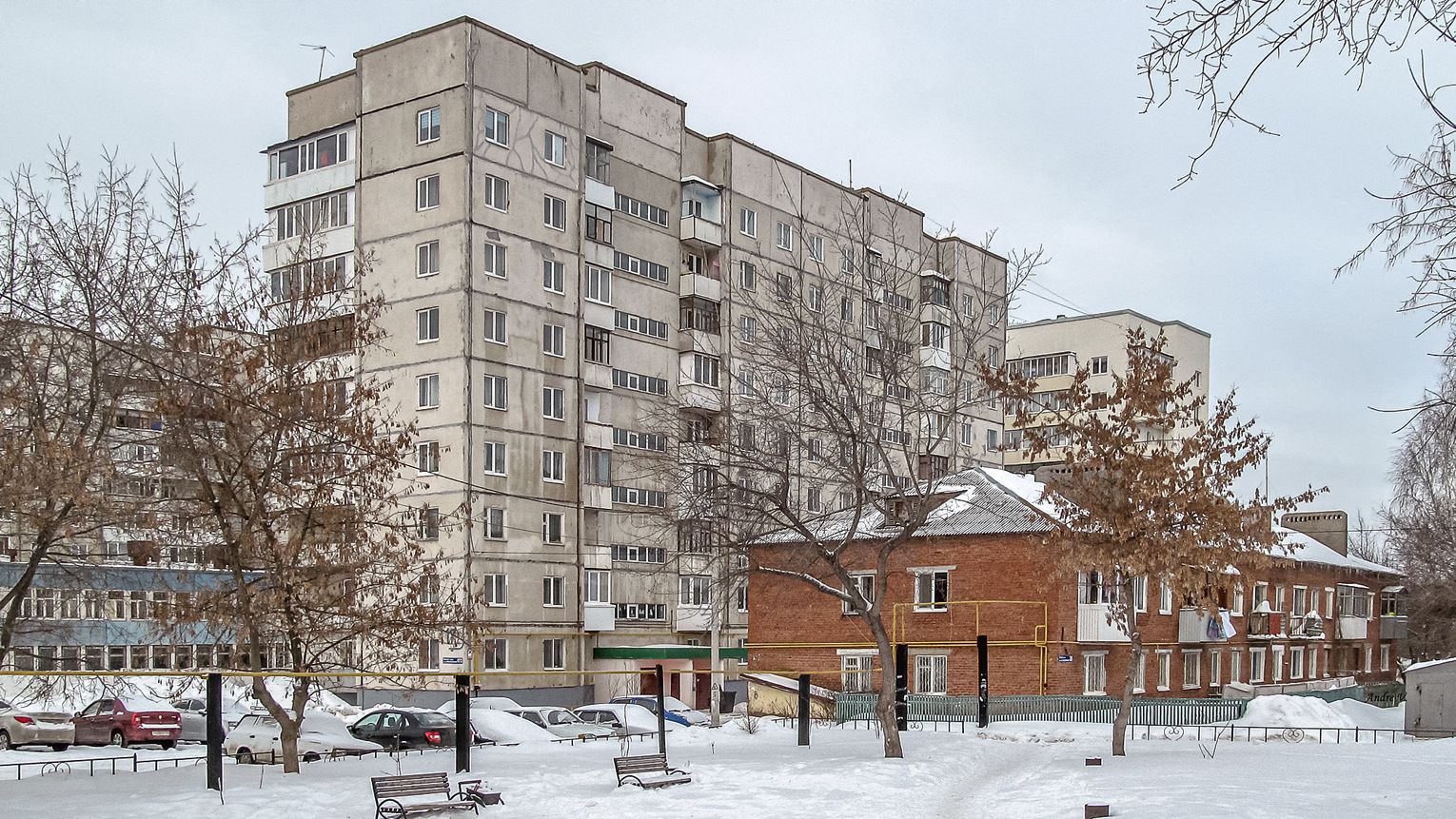 Уфа, Мелеузовская улица, 17/2; Спортивная улица, 28