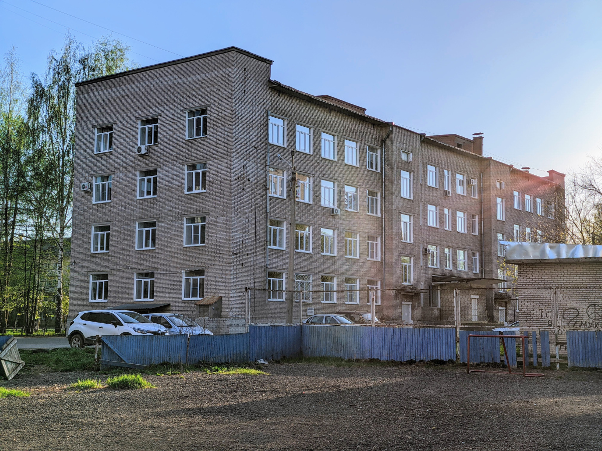 Глазов, Улица Тани Барамзиной, 8