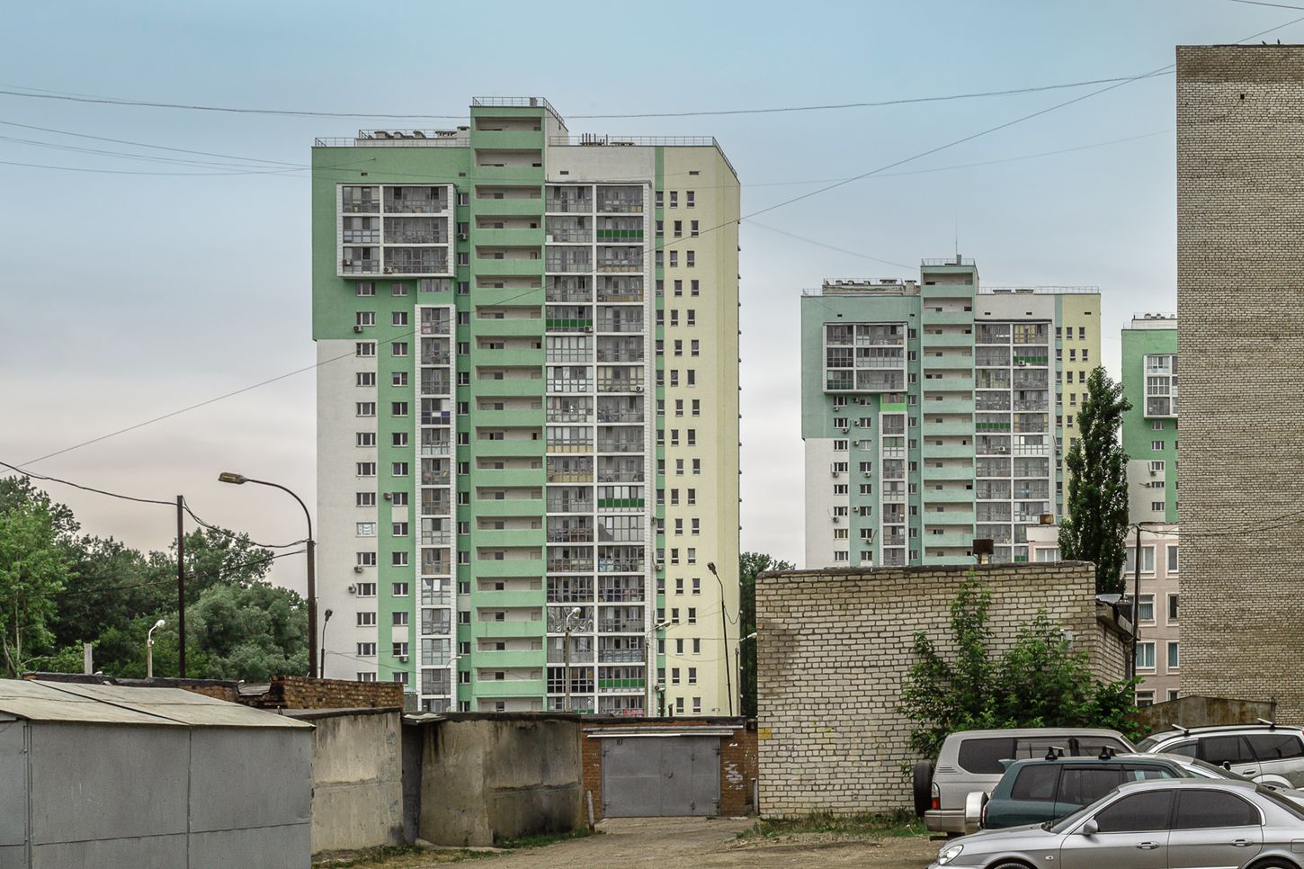 Уфа, Набережная Моторостроителей, 17; Набережная Моторостроителей, 15