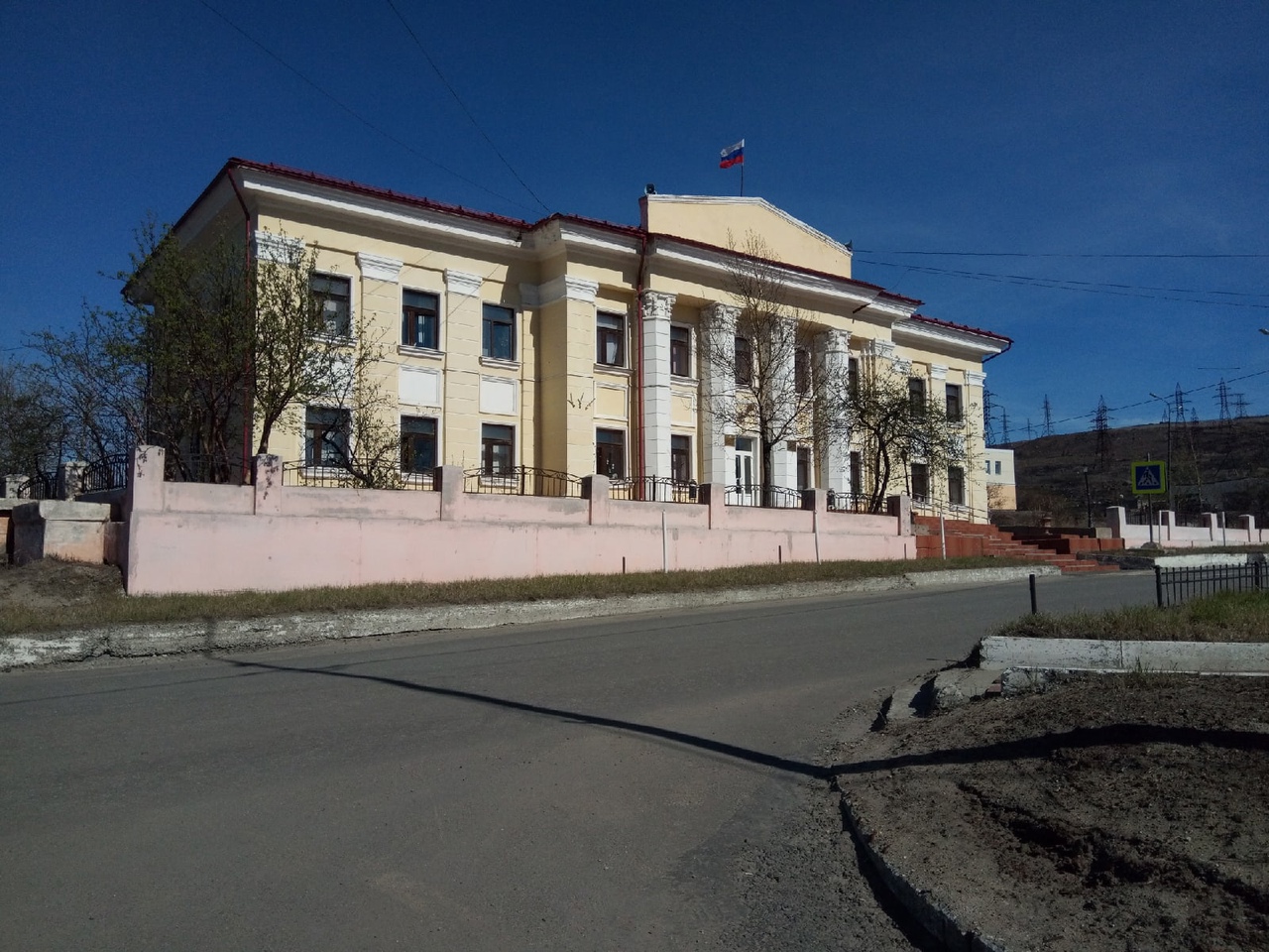 Никель, Улица Пионерская, 2