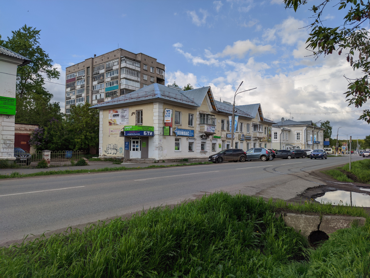 Глазов, Чепецкая улица, 1; Улица Кирова, 4