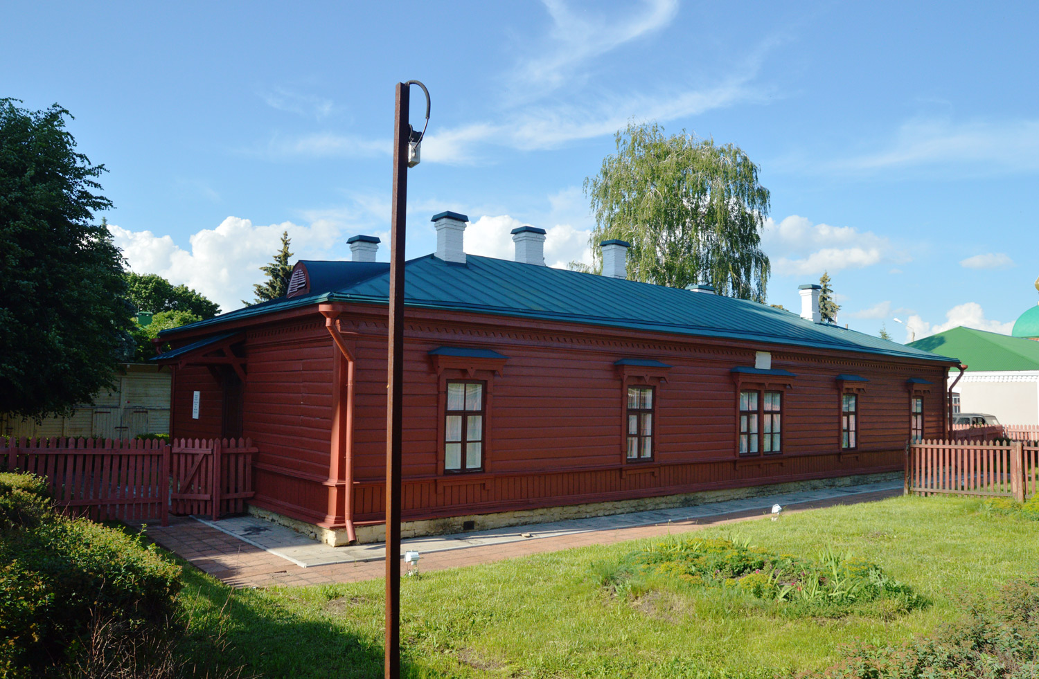 Лев-Толстовский район, прочие н.п., пос. Лев Толстой, Привокзальная улица, 12