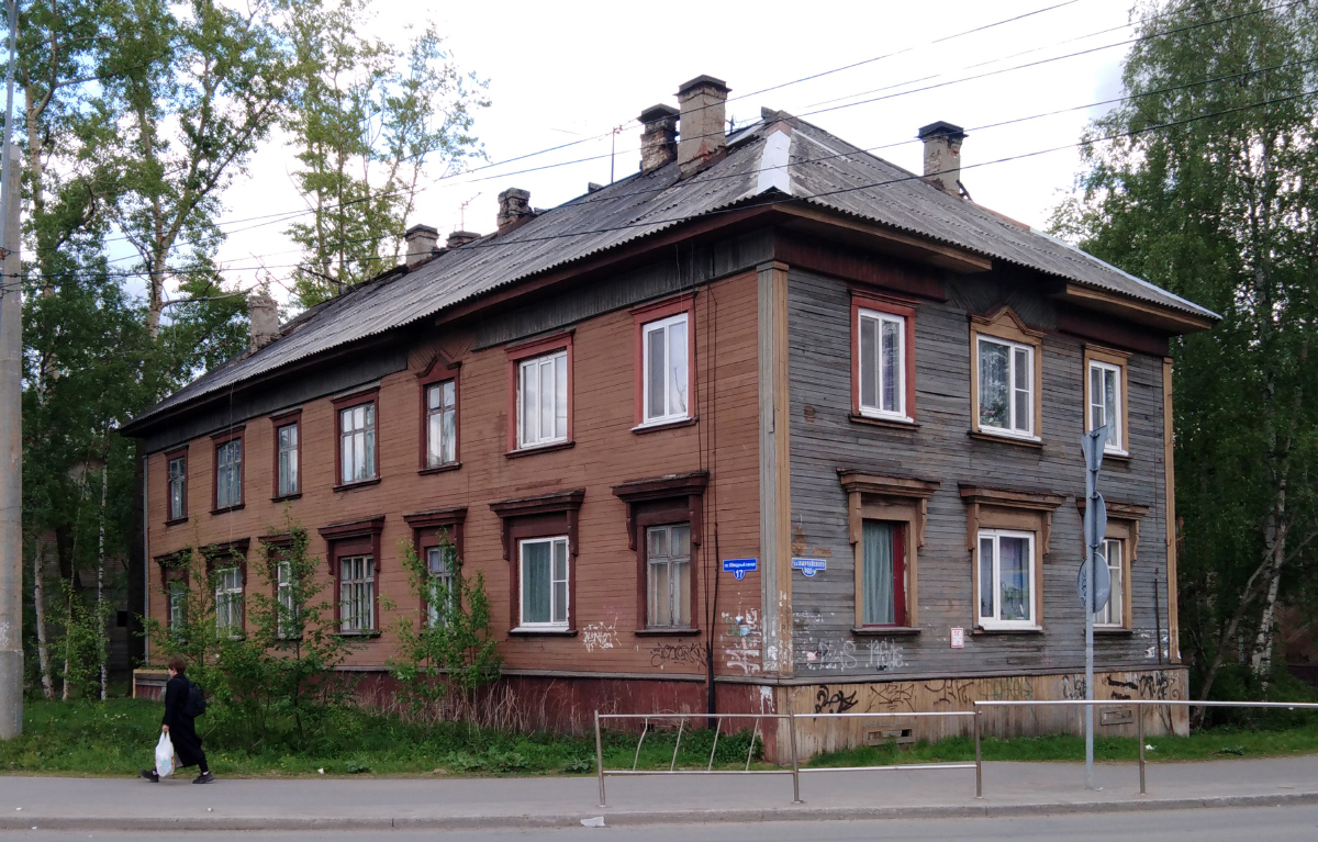 Archangelsk, Проспект Обводный Канал, 17 / Улица Выучейского, 62