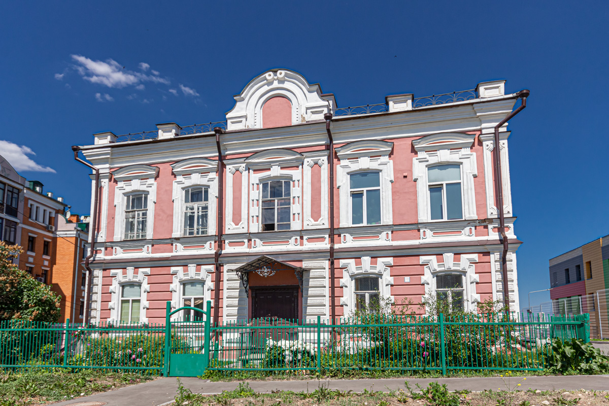 Kaasan, Улица Япеева, 18 / Нагорная улица, 35