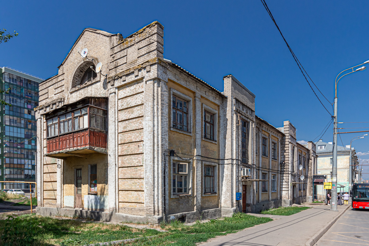 Казань, Ленинградская улица, 21