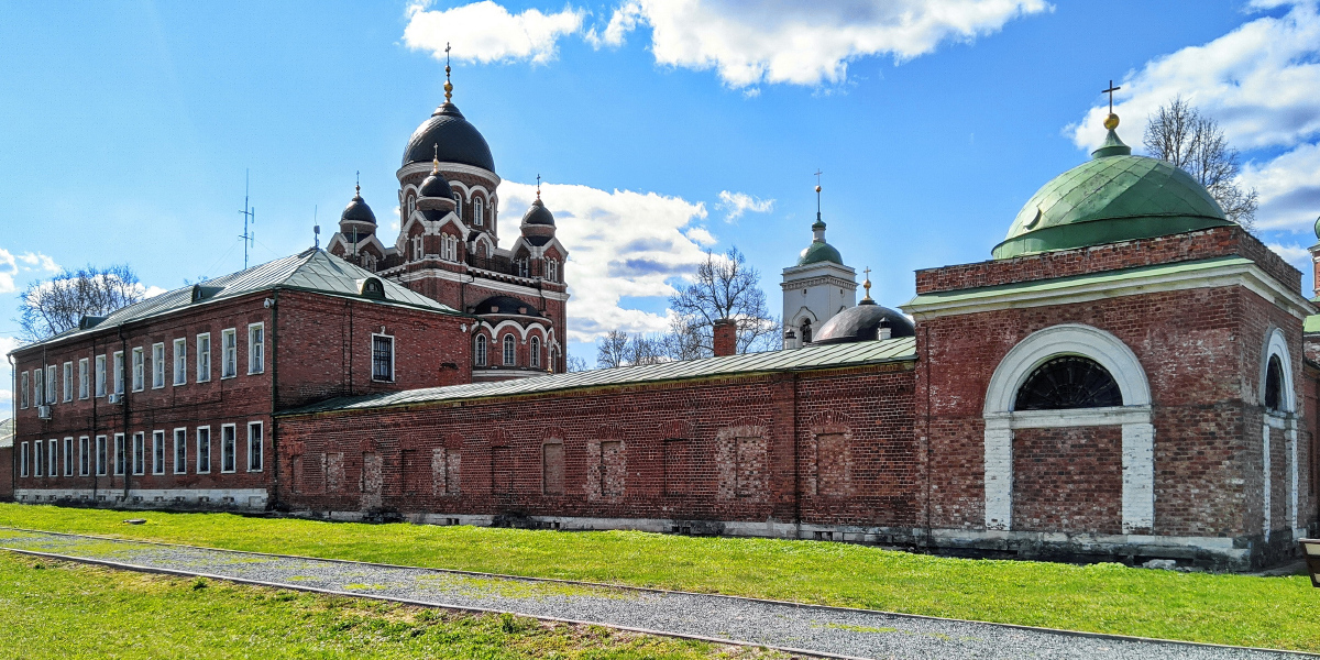 Можайский муниципальный округ, прочие н.п., пос. Ворошилово, корпус 2-этажный; пос. Ворошилово, собор; пос. Ворошилово, северо-восточная башня