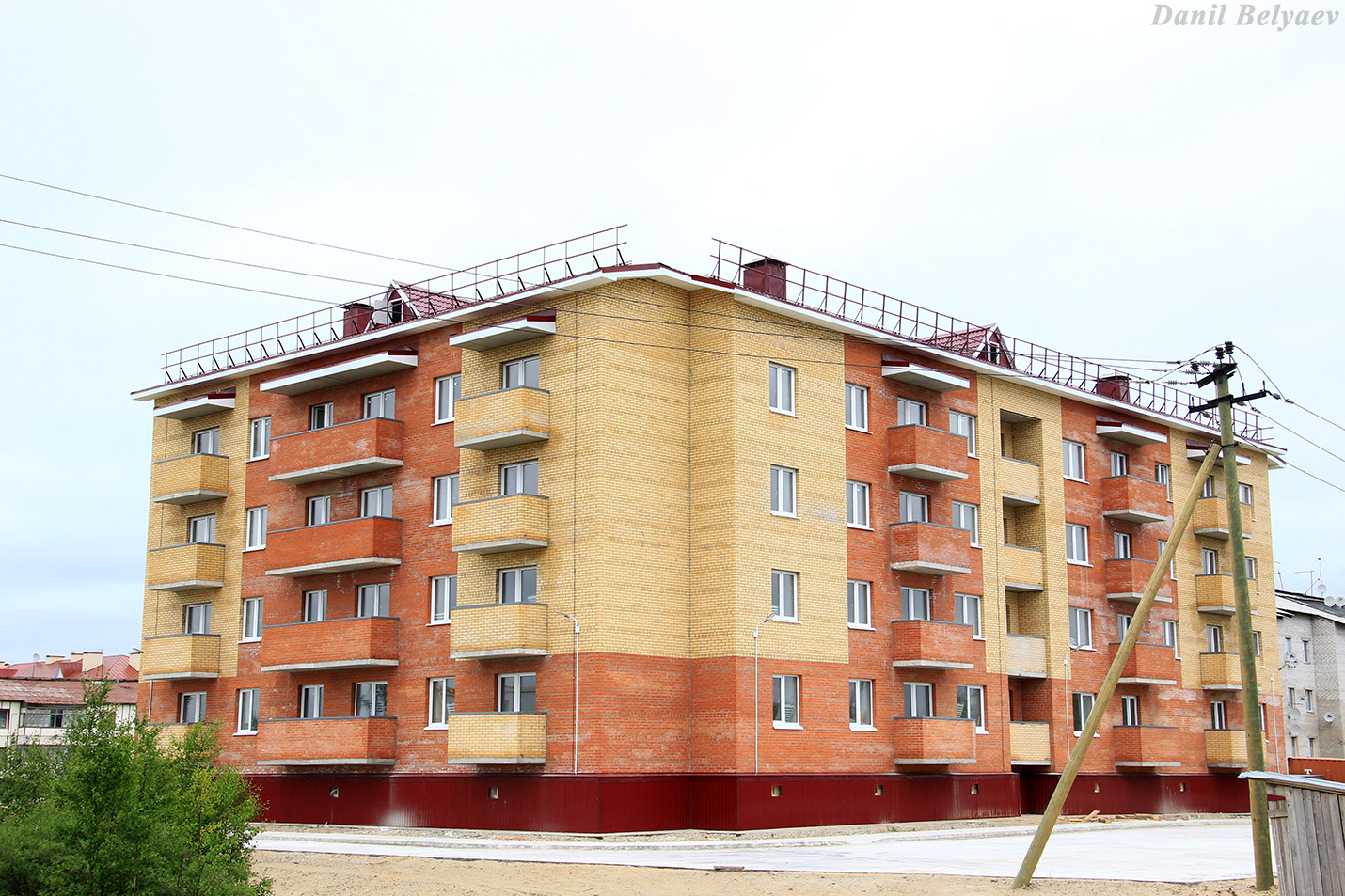 Искателей, Улица Россихина, 6