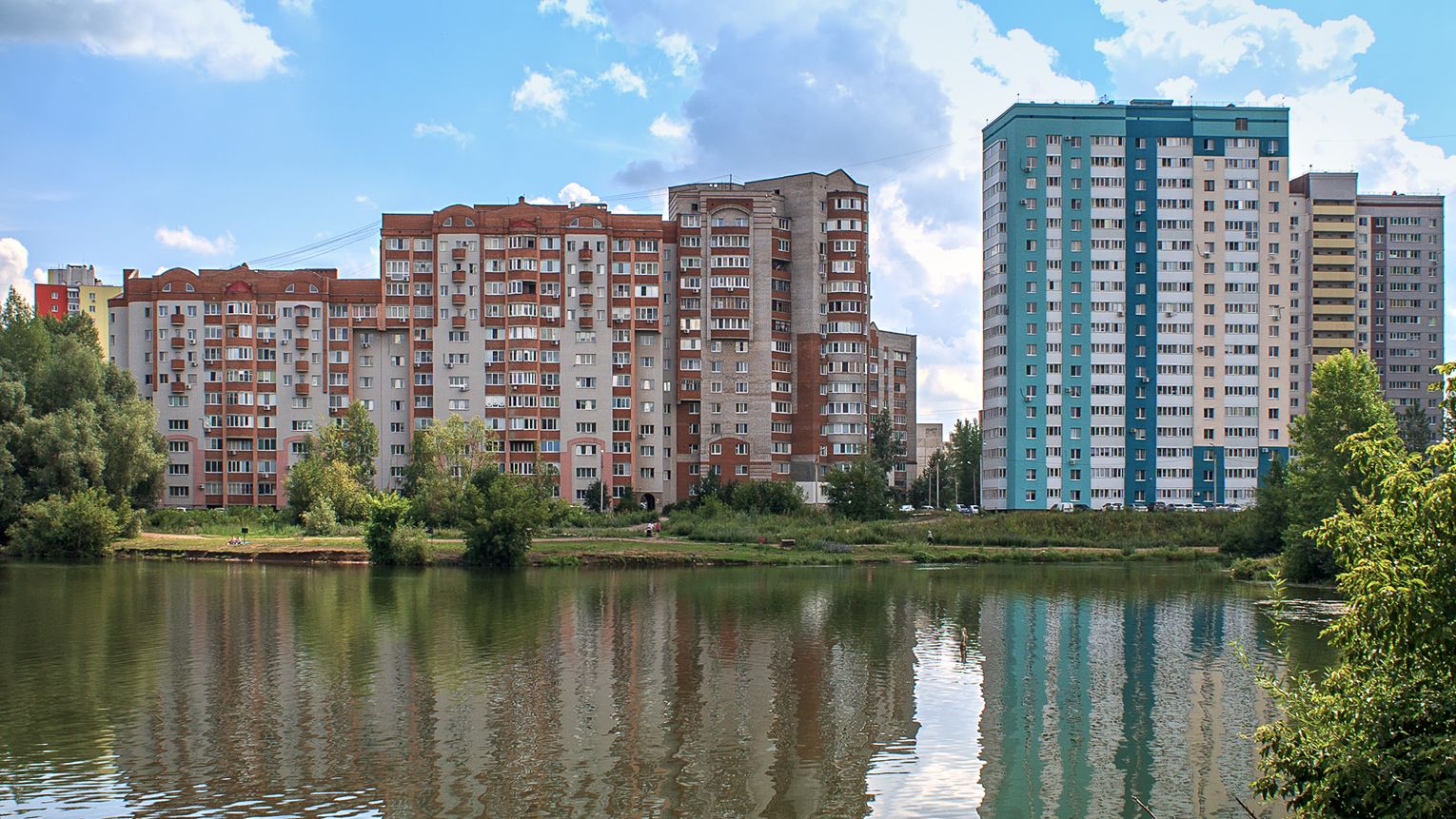 Ufa, Улица Георгия Мушникова, 7/3; Набережная Моторостроителей, 13
